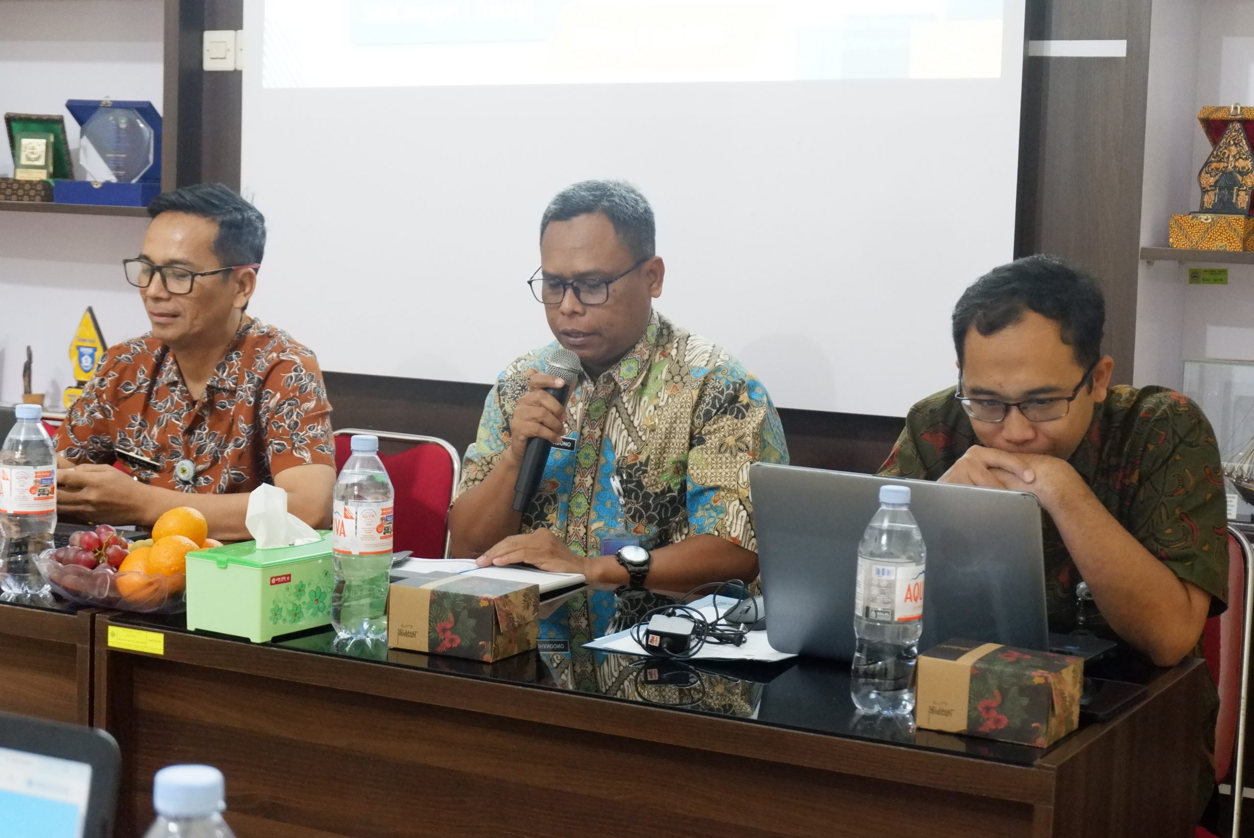 PENGEMBANGAN KOMPETENSI PELATIHAN PLATFORM DIGITALISASI PPPK PARUH WAKTU TATA USAHA